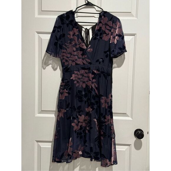 NWOT Sam Edelman Burnout Flutter Sleeves Velvet Floral Flare Sheath Hem Dress 4 - Picture 15 of 16